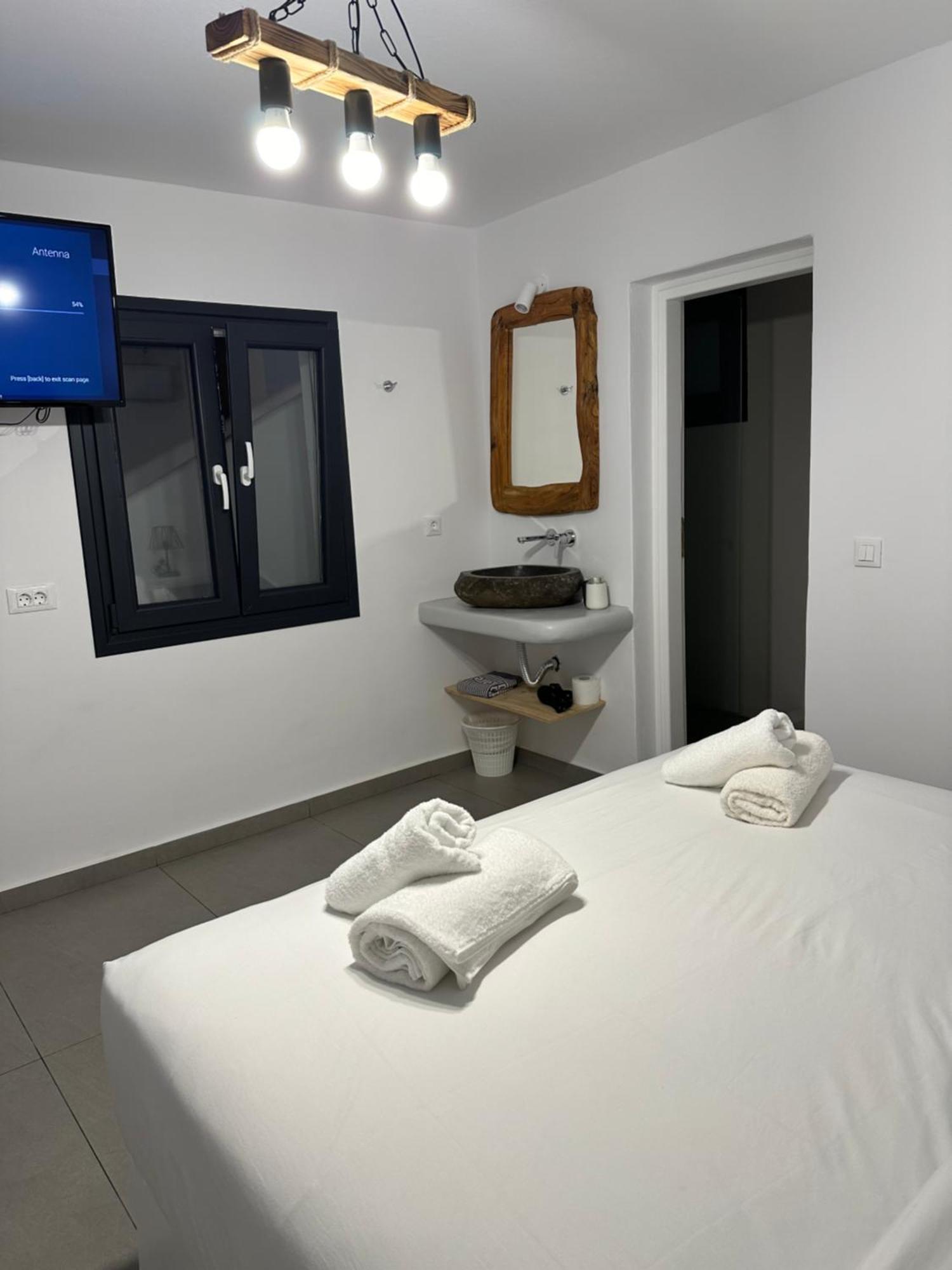The Coast Suites Tourlos Eksteriør bilde